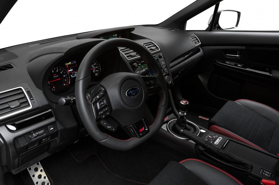 Интерьер Subaru WRX STi 2017 года  (NA) (фото 23 из 33)